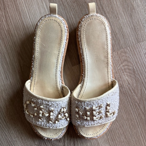 Authentic Chanel 21C Signature White Chain Tweed Cork Mule Slides Size 39 - Picture 3 of 9